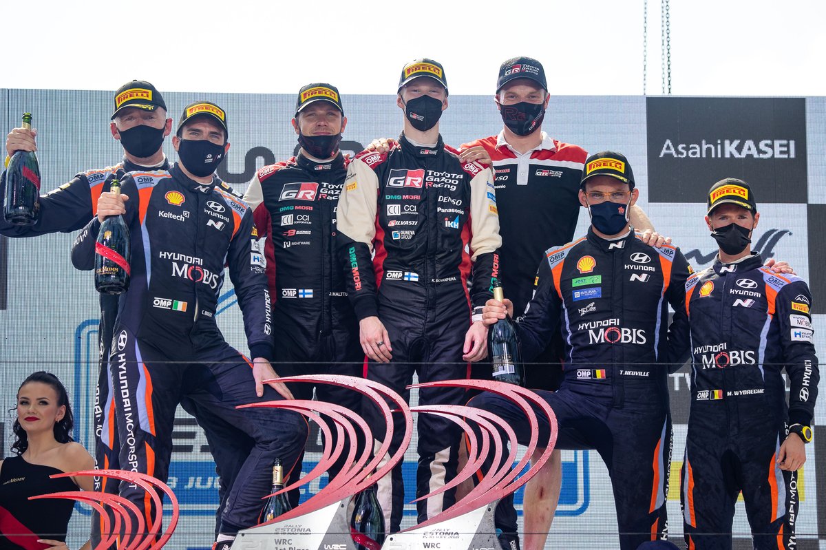 Podium: Winners Kalle Rovanperä, Jonne Halttunen, Toyota Gazoo Racing WRT Toyota Yaris WRC,second place Craig Breen, Paul Nagle, Hyundai Motorsport Hyundai i20 Coupe WRC, third place Thierry Neuville, Martijn Wydaeghe, Hyundai Motorsport Hyundai i20 Coupe WRC