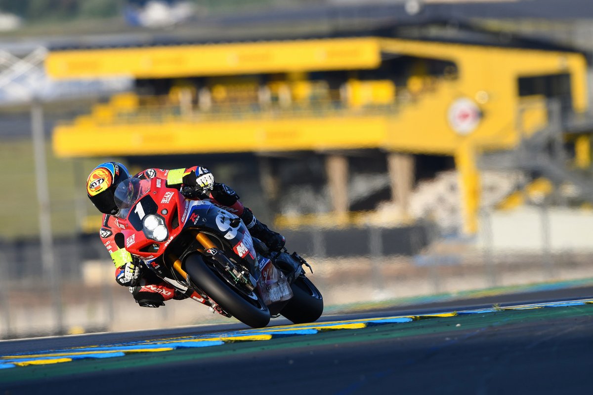 #1 Yoshimura SERT Motul: Gregg Black, Xavier Simeon, Sylvain Guintoli