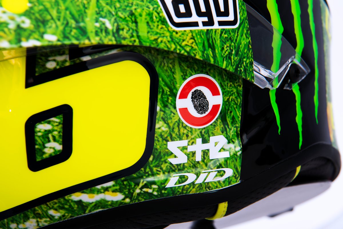 Helm van Valentino Rossi, Petronas Yamaha SRT