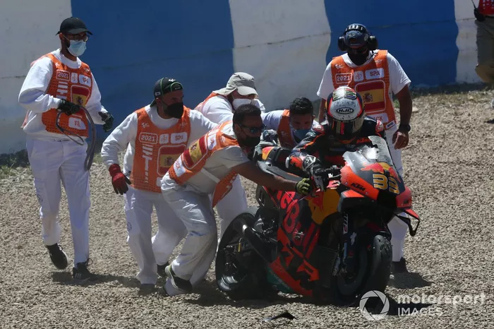 Caída de Brad Binder, Red Bull KTM Factory Racing