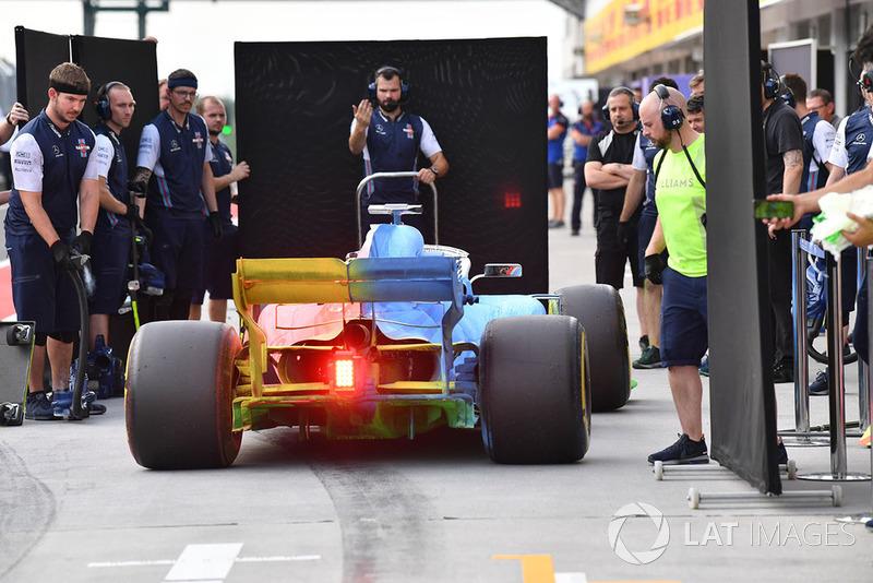 Robert Kubica, Williams FW41, avec de la peinture aéro flow-viz sur la voiture