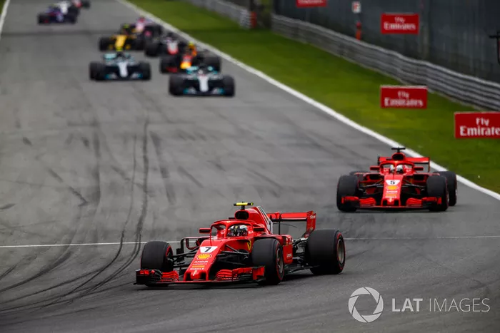 Kimi Raikkonen, Ferrari SF71H, y Sebastian Vettel, Ferrari SF71H