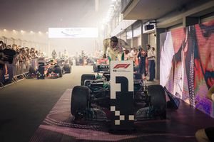 Race winner Lewis Hamilton, Mercedes-AMG F1 W09 celebrates in parc ferme 