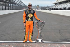 Martin Truex Jr., Furniture Row Racing, Toyota Camry Auto-Owners Insurance