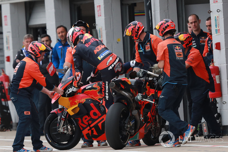 Loris Baz, Red Bull KTM Factory Racing (1 kelecakaan)
