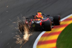 Daniel Ricciardo, Red Bull Racing RB14 sparks