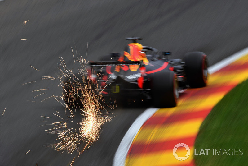 Daniel Ricciardo, Red Bull Racing RB14 sparks