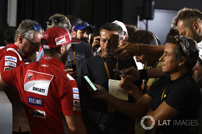 Andrea Dovizioso, Ducati Team, press scrum