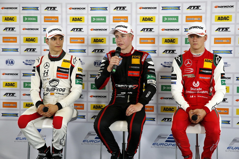 Conferenza stampa, Alex Palou, Hitech Bullfrog GP Dallara F317 - Mercedes-Benz, Jüri Vips, Motopark Dallara F317 - Volkswagen, Mick Schumacher, PREMA Theodore Racing Dallara F317 - Mercedes-Benz