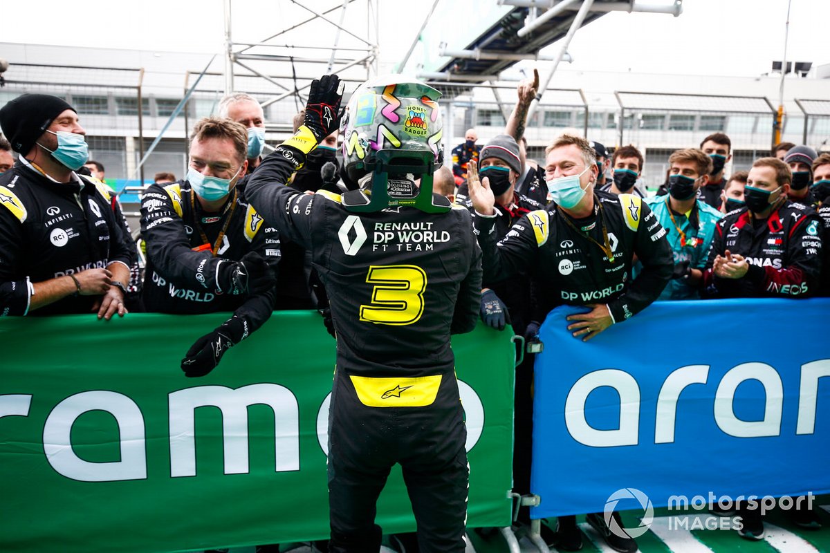 Daniel Ricciardo, Renault F1, 3rd position, celebrates with his team in Parc Ferme