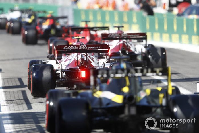 Antonio Giovinazzi, Alfa Romeo Racing C39, Daniel Ricciardo, Renault F1 Team R.S.20