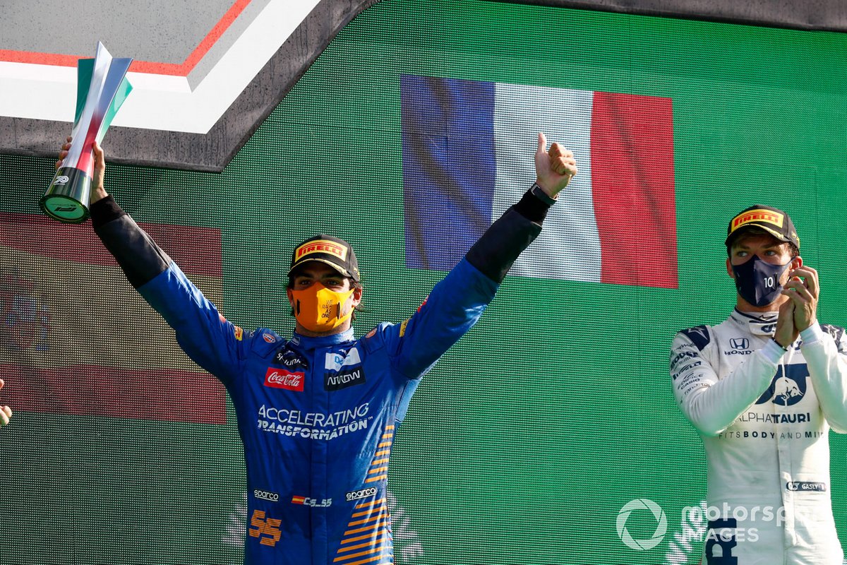 Podio: segundo lugar Carlos Sainz Jr., McLaren