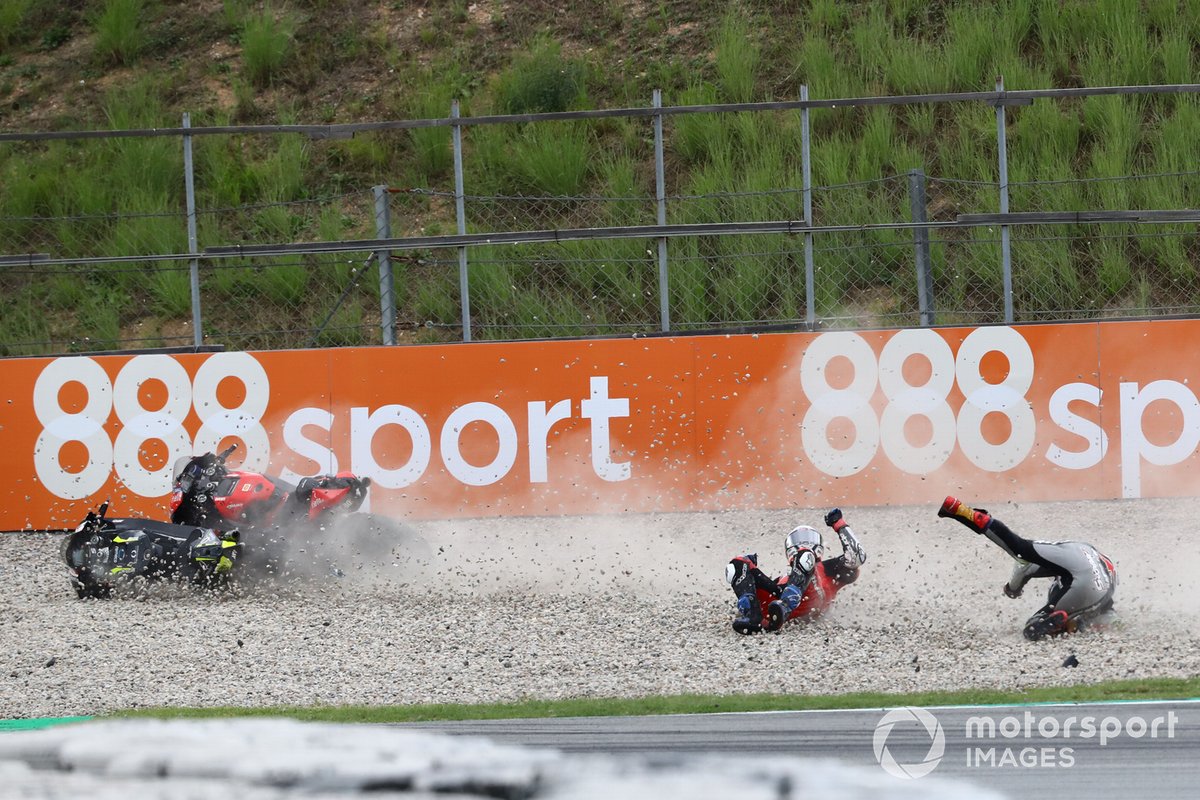 Andrea Dovizioso, Ducati Team, Johann Zarco, Avintia Racing caída