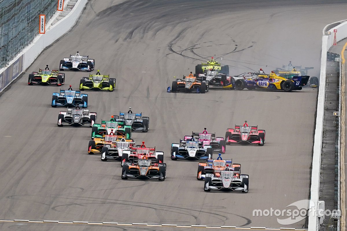 Alexander Rossi, Andretti Autosport Honda, Simon Pagenaud, Team Penske Chevrolet, Marco Andretti, Andretti Herta with Marco & Curb-Agajanian Honda, crash