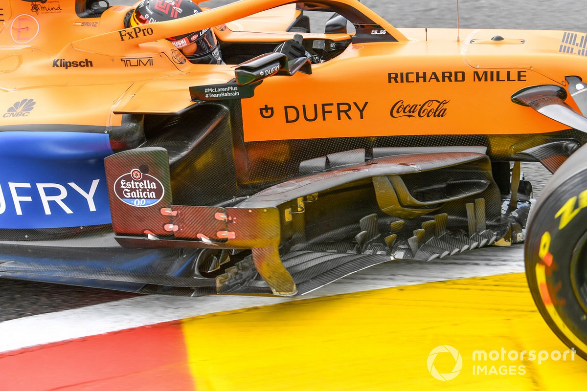 Barge boards sulla macchina di Carlos Sainz Jr., McLaren MCL35