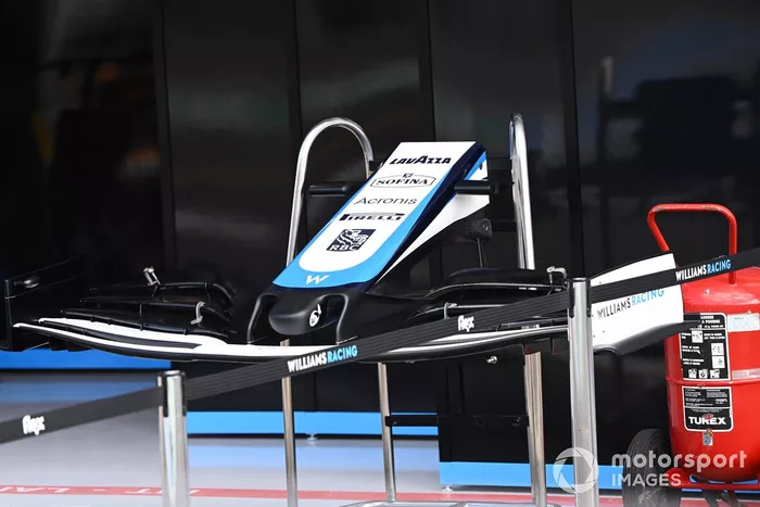 Detalle del alerón delantero del Williams FW43