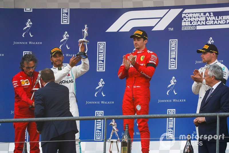 Podio: segundo lugar Lewis Hamilton, Mercedes AMG F1