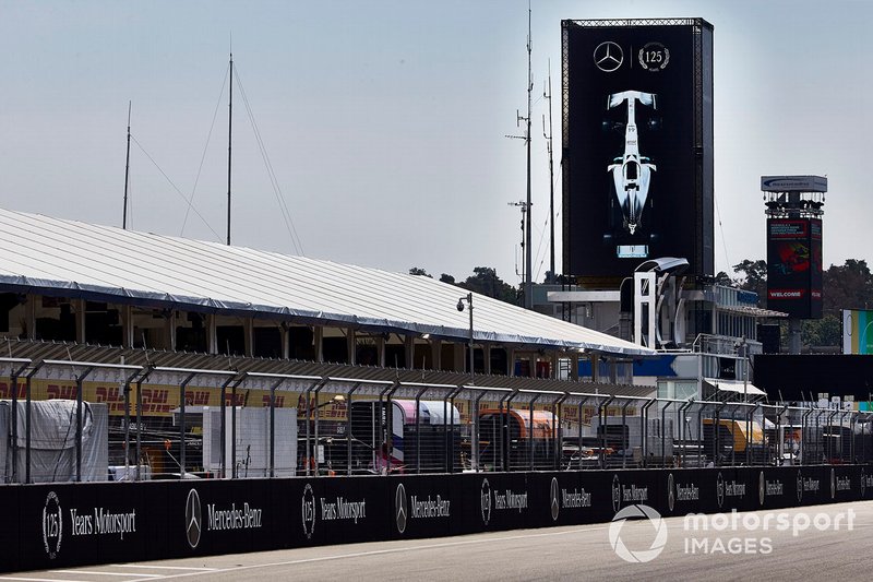 Un logo montrant les 125 ans de Mercedes en sport automobile