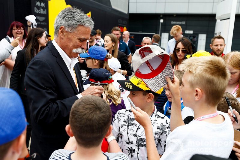 Chase Carey, Chairman, Formula 1, incontra alcuni fan