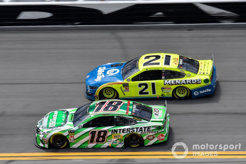 Kyle Busch, Joe Gibbs Racing, Toyota Camry Interstate Batteries, Paul Menard, Wood Brothers Racing, Ford Mustang Menards / Dutch Boy