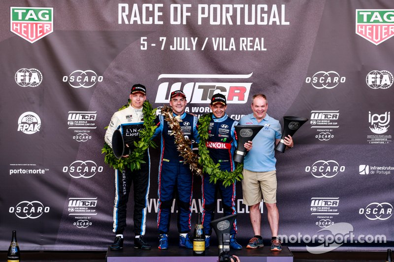Podium: Race winner Norbert Michelisz, BRC Hyundai N Squadra Corse Hyundai i30 N TCR, second place Yann Ehrlacher, Cyan Performance Lynk & Co 03 TCR, third place Augusto Farfus, BRC Hyundai N LUKOIL Racing Team Hyundai i30 N TCR