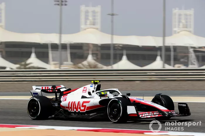 Mick Schumacher, Haas VF-22