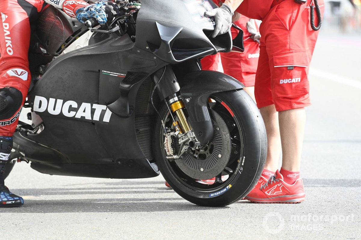 Detalle de la moto de Ducati Team