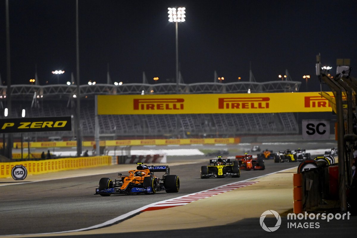 Lando Norris, McLaren MCL35, Esteban Ocon, Renault F1 Team R.S.20, Charles Leclerc, Ferrari SF1000