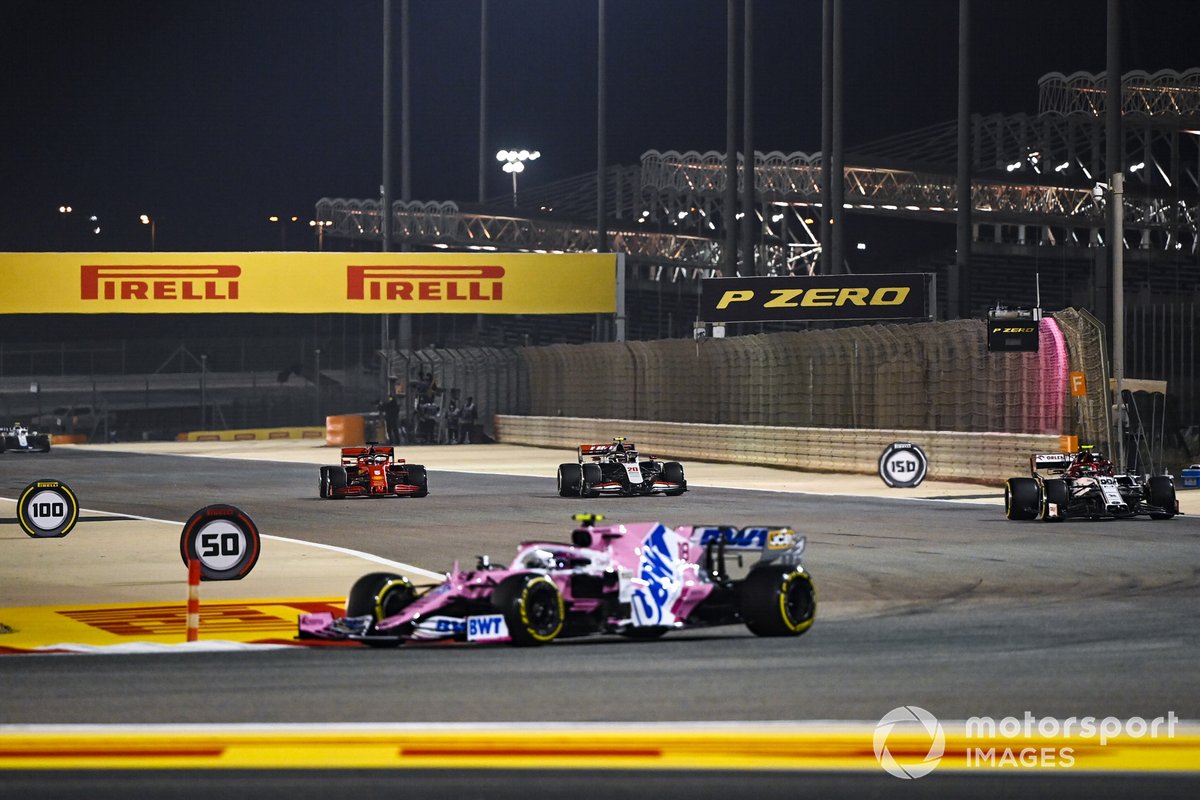 Lance Stroll, Racing Point RP20, Antonio Giovinazzi, Alfa Romeo Racing C39, Kevin Magnussen, Haas VF-20, e Sebastian Vettel, Ferrari SF1000
