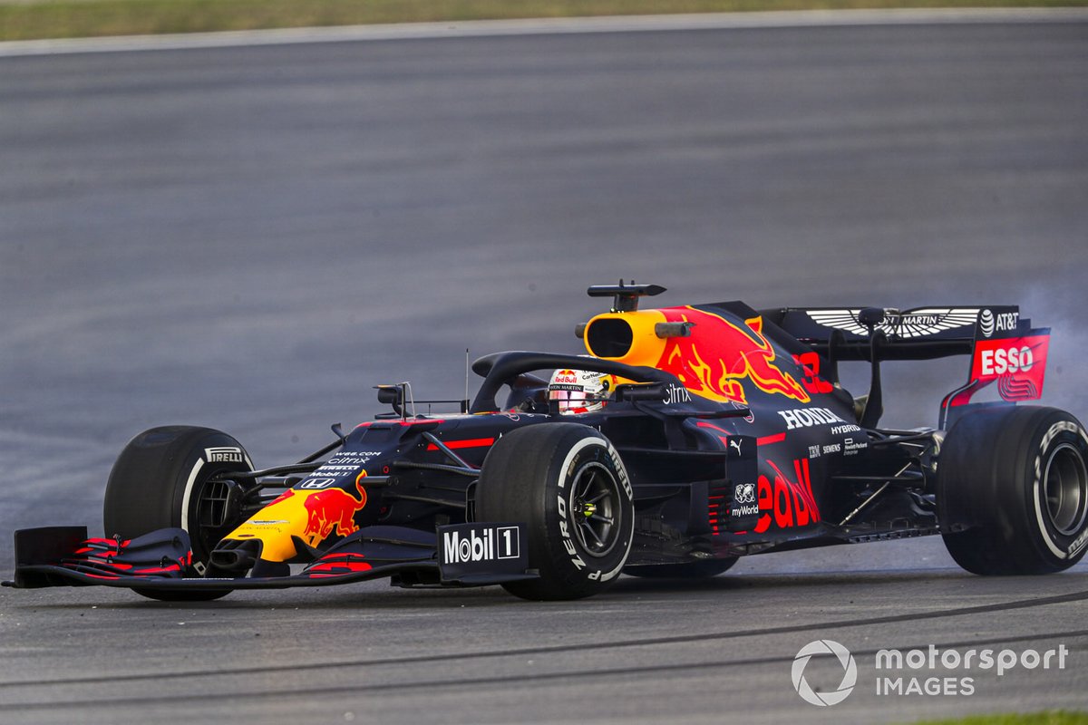 Max Verstappen, Red Bull Racing RB16, spin atıyor