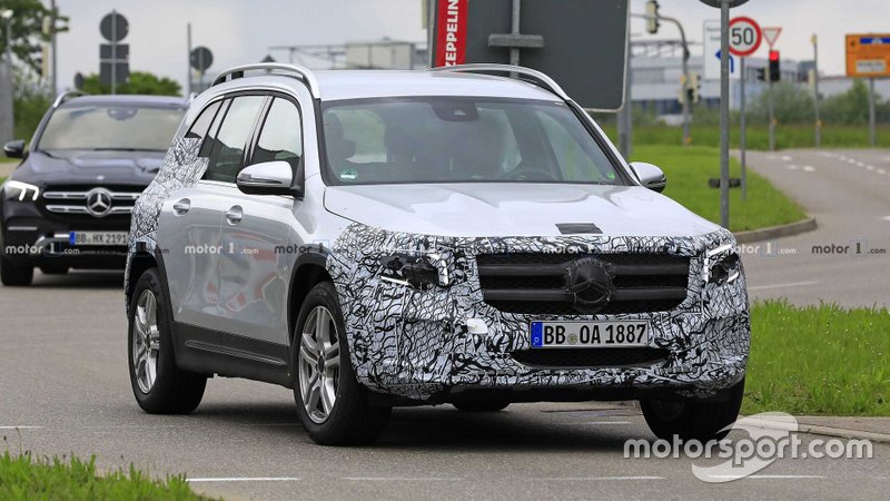 Шпигунське фото Mercedes GLB 2020 року