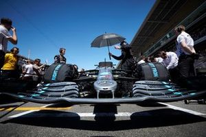 La voiture de Valtteri Bottas, Mercedes AMG W10, sur la grille de départ