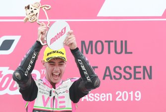 Podium : le vainqueur Tony Arbolino, Team O