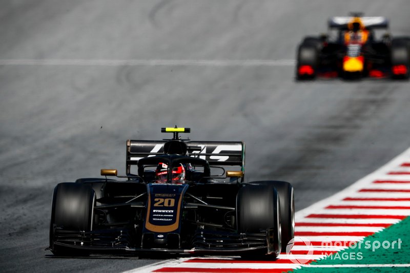 Kevin Magnussen – Após cruzar a linha de chegada no Q3