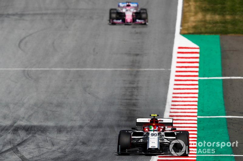 Antonio Giovinazzi, Alfa Romeo Racing C38, leads Sergio Perez, Racing Point RP19