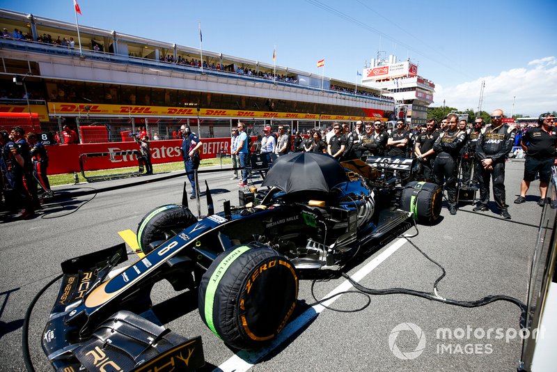 La voiture de Romain Grosjean, Haas F1 Team VF-19, sur la grille