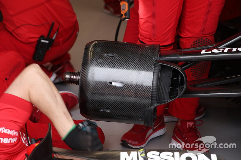Ferrari SF90, dettaglio del cestello del freno anteriore