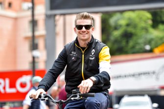 Nico Hulkenberg, Renault F1 Team op een fiets