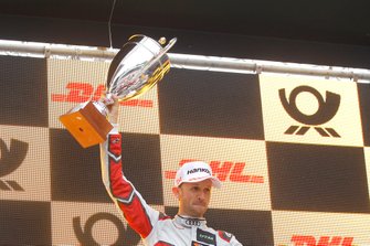 Podyum: Yarış galibi René Rast, Audi Sport Team Rosberg