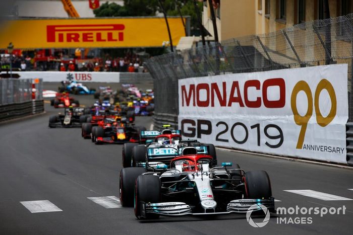 Lewis Hamilton, Mercedes AMG F1 W10, líder