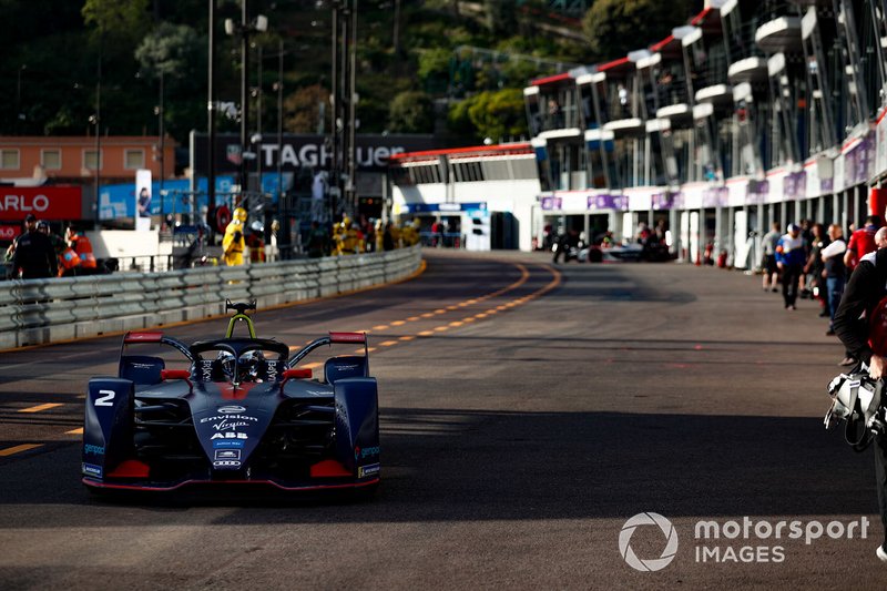 Sam Bird, Envision Virgin Racing, Audi e-tron FE05 in the pit lane
