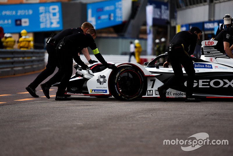 Jose Maria Lopez, Dragon Racing, Penske EV-3 is pushed back into the garage