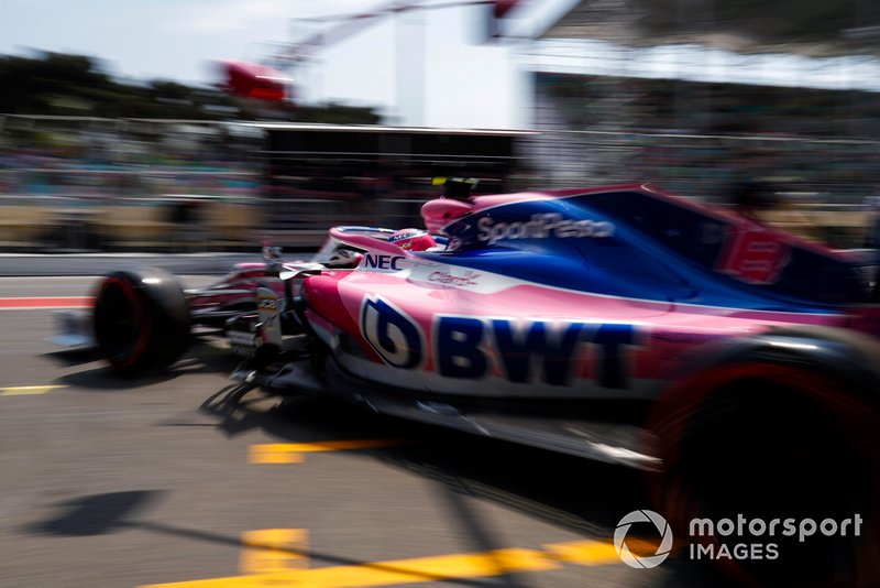 Sergio Perez, Racing Point RP19, lascia il garage