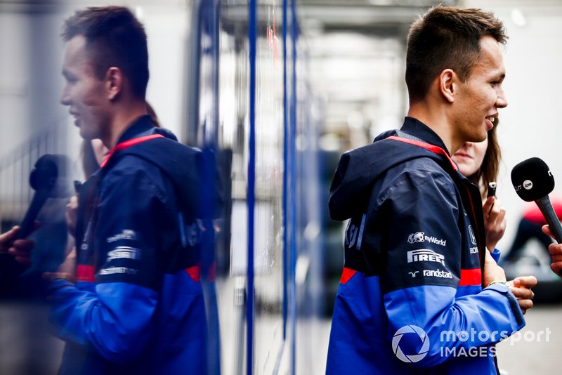 Alexander Albon, Toro Rosso parla con i media