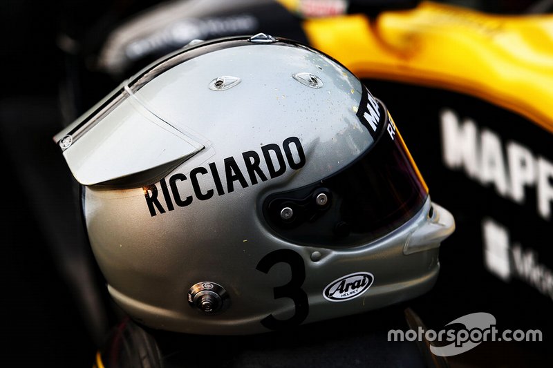 helmet-of-daniel-ricciardo-ren-1.jpg