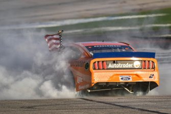 Yarış galibi Brad Keselowski, Team Penske, Ford Mustang
