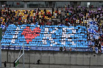 Crowd support for Kimi Raikkonen, Alfa Romeo Racing