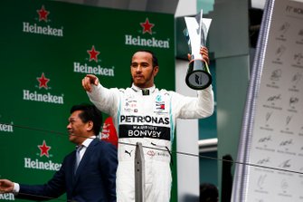 Lewis Hamilton, Mercedes AMG F1 op het podium