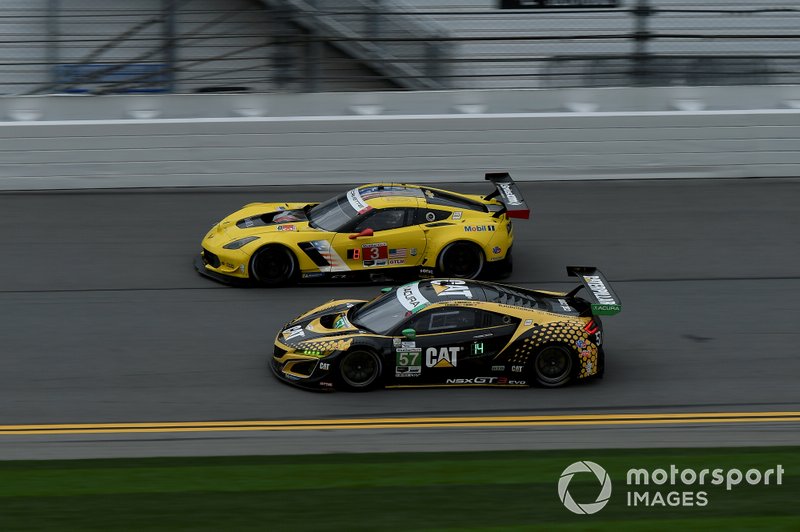 #57 Meyer Shank Racing w/ Curb-Agajanian Acura NSX GT3, GTD: Katherine Legge, Ana Beatriz, Simona De Silvestro, Christina Nielsen ,#3 Corvette Racing Corvette C7.R, GTLM: Jan Magnussen, Antonio Garcia, Mike Rockenfeller