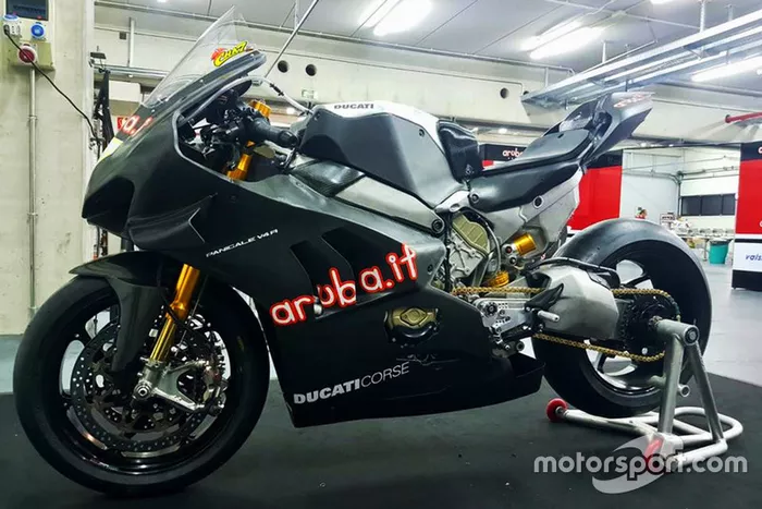 Panigale V4 R